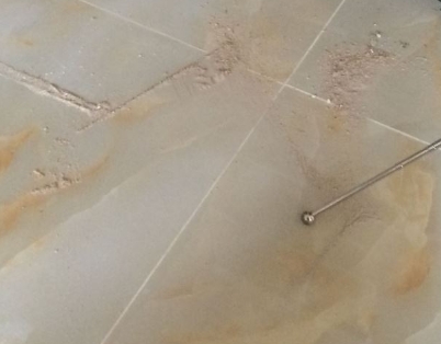涿州瓷砖空鼓维修公司分享粘合剂选择不当在瓷砖铺贴过程中可能导致以下问题