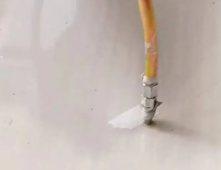 涿州瓷砖空鼓维修公司专业解答在瓷砖铺贴过程中，如果使用的砂料过粗（如全部使用了粗砂），可能会导致以下问题